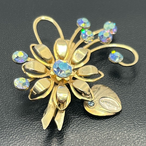 Vintage gold tone blue flower rhinestone Virgin Mary Catholic brooch pin - Picture 4 of 10